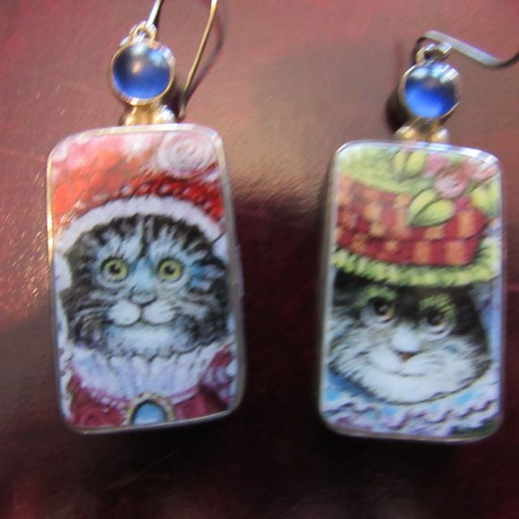 Vintage Porcelain Silver and Blue Stone Cat Earrings - Picture 4 of 4